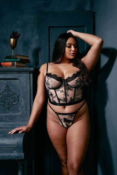 Butterfly Embroidered Bustier Curvy - Coco & Lola's Lingerie Memphis 